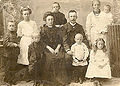 Boguslawscy z dziecmi w 1906.JPG